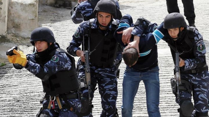 أهالي المعتقلين: 142 انتهاكًا لأجهزة السلطة بالضفة في مارس